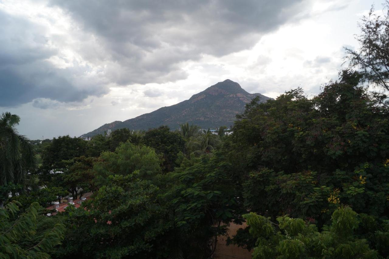 Hotel Siva Sakthi Тируваннамалай Экстерьер фото
