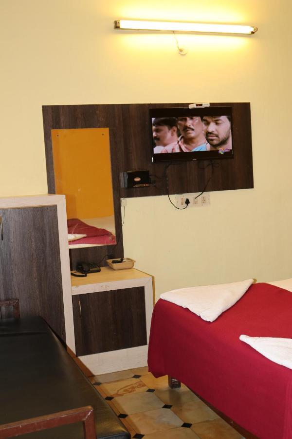 Hotel Siva Sakthi Тируваннамалай Экстерьер фото