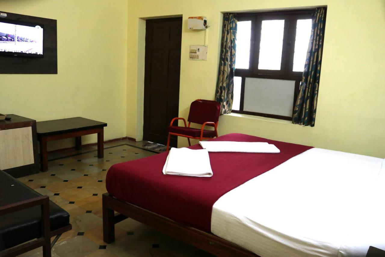 Hotel Siva Sakthi Тируваннамалай Экстерьер фото